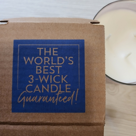 Bath and Body Works 3 Wick 14.5 oz Tea Rose Candle NWT - Picture 6 of 7